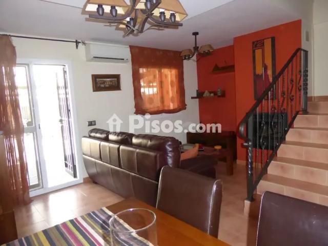 Chalet adosado en alquiler en Calle Hierro