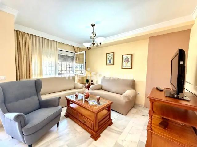 Chalet adosado en alquiler en Chilches