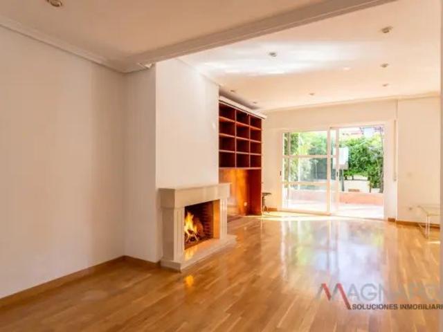 Chalet adosado en alquiler en El Soto de La Moraleja
