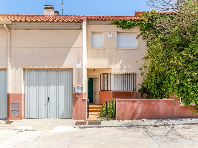 Chalet adosado en C/ Murillo, Dosbarrios