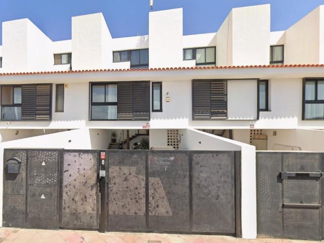Chalet adosado en C/ Tajinaste San Miguel de Abona Santa Cruz de Tenerife
