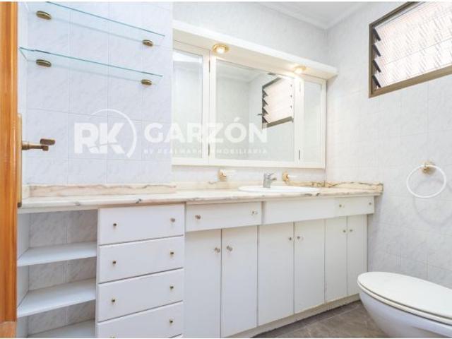CHALET ADOSADO EN CORTIJO GRANDE CON ASCENSOR