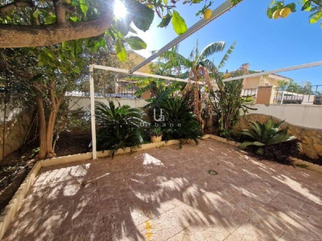 CHALET ADOSADO EN DAIMUS