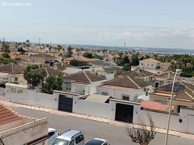 chalet adosado en la Urbanizacion La Siesta, Torrevieja