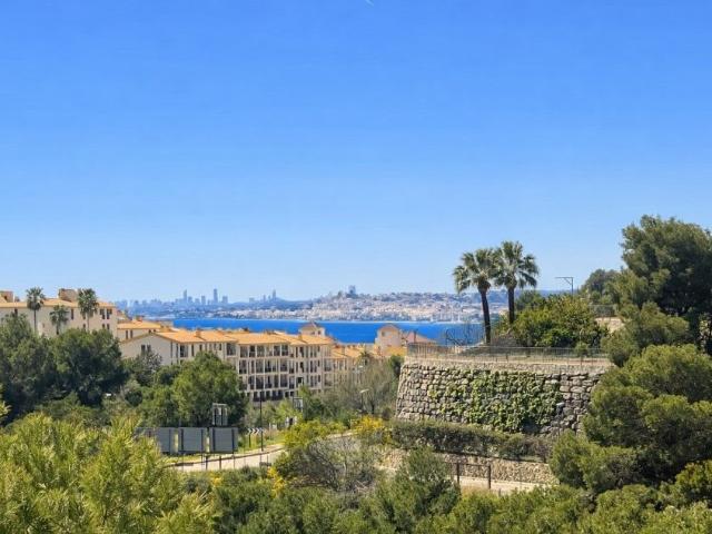 Chalet Adosado en Mascarat, con muy poco uso, con 3 dormitor. 132m² Altea