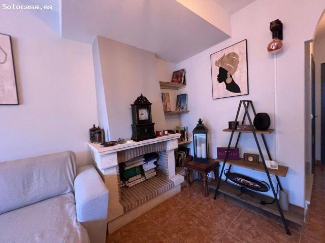 Chalet adosado en Orihuela Costa con piscina, jardín y terraza soleada