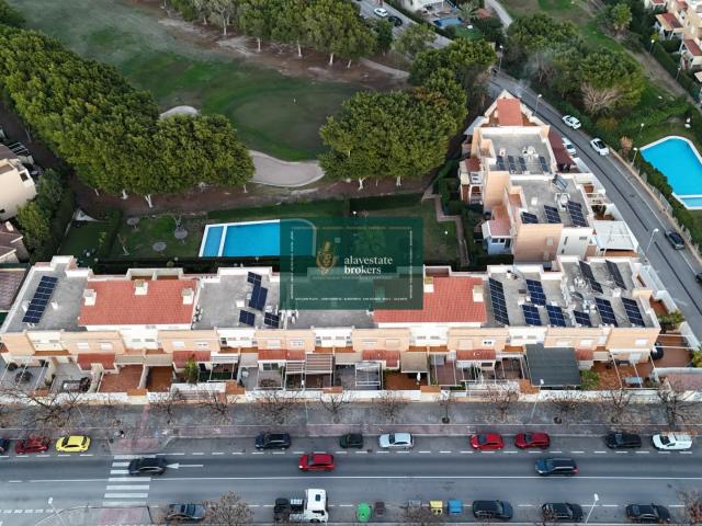 CHALET ADOSADO EN PLAYA DE SAN JUAN