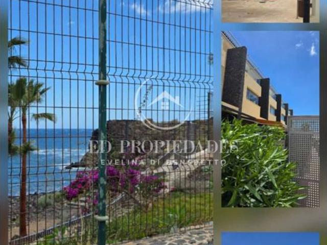 Chalet Adosado en Primera Línea de Costa Amarilla Golf