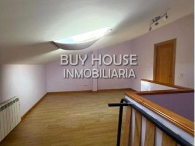 CHALET ADOSADO EN RECAS CON PATIO PRIVADO Y GRAN BUHARDILLA