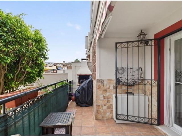 Chalet adosado en recinto cerrado con piscina 2 plazas de garaje y trastero en Alhaurín de la Torre