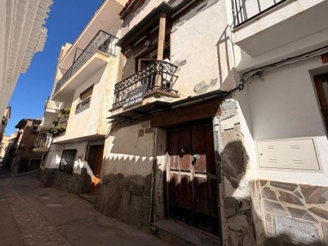 Chalet Adosado en Soportújar Oportunidad de Inversión