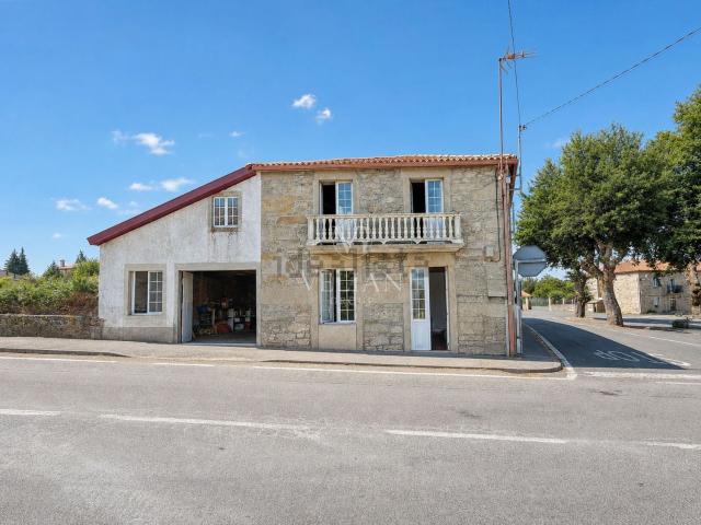 Chalet, Agolada