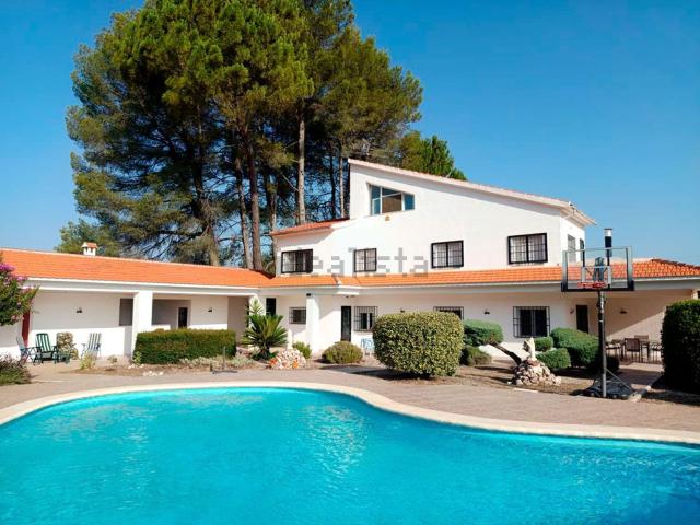 Chalet, Agres