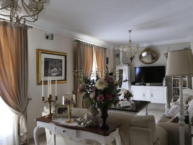 Chalet, Alameda