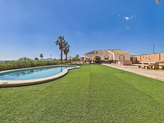 Chalet, Albatera