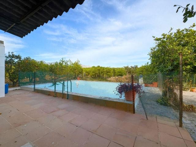 Chalet, Albatera
