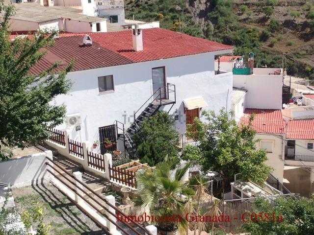 Chalet, Albondon