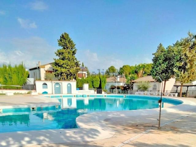Chalet, Albolote