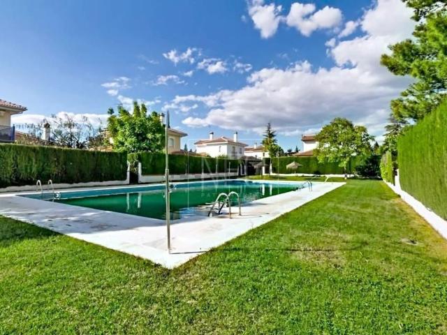 Chalet, Albolote