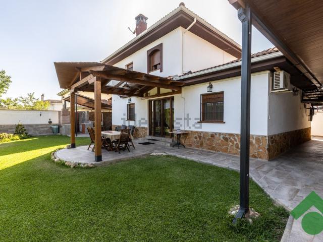 Chalet, Albolote
