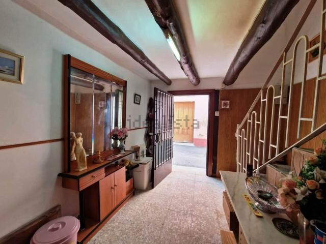 Chalet, Alcampell