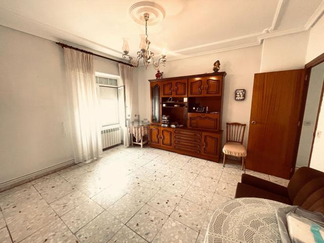 Chalet, Alcazar de San Juan