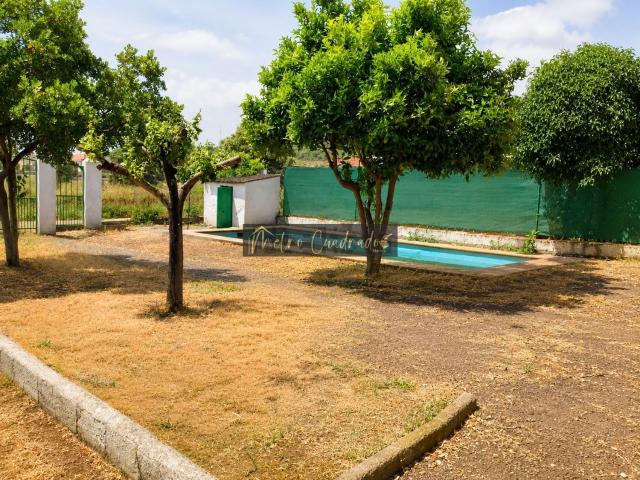 Chalet, Alcuéscar