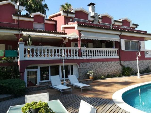 Chalet, Alella