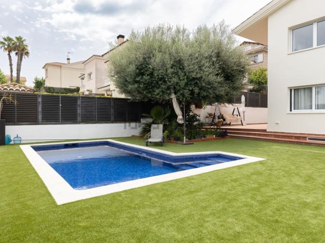 Chalet, Alella