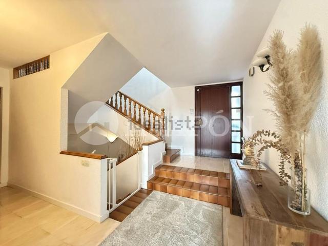 Chalet, Alella
