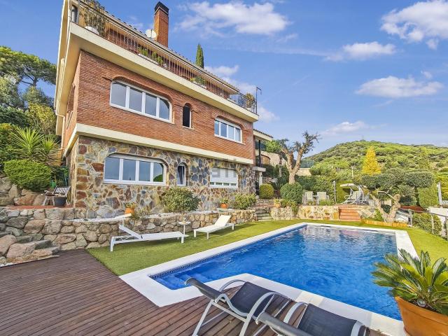 Chalet, Alella