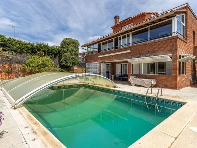 Chalet, Alella