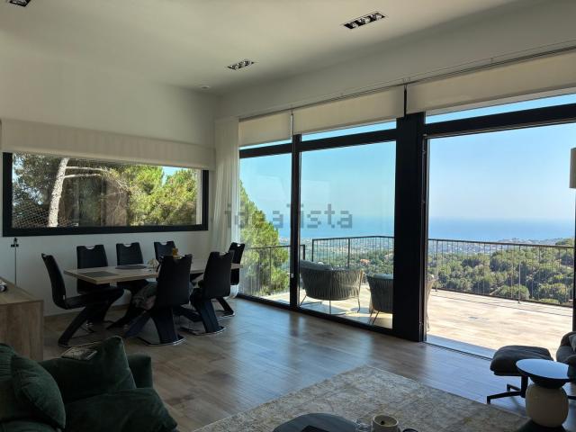 Chalet, Alella