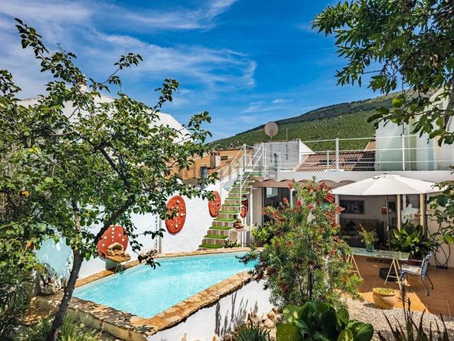 Chalet, Alfarnate