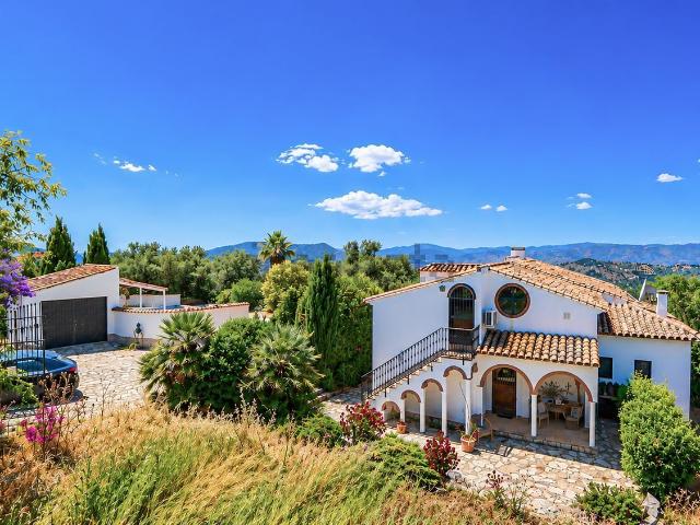Chalet, Alfarnatejo