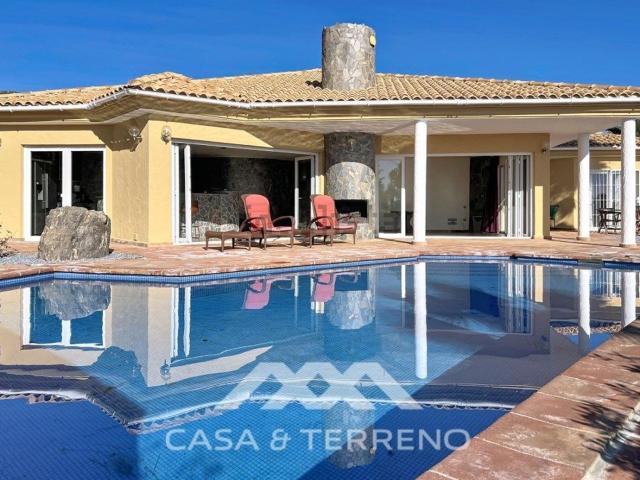 Chalet, Algarrobo