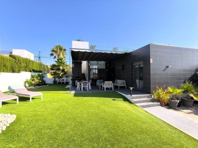 Chalet, Algorfa