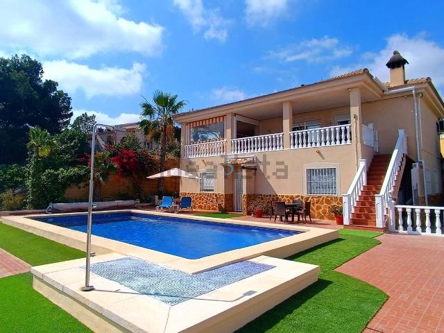 Chalet, Algorfa