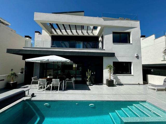 Chalet, Algorfa