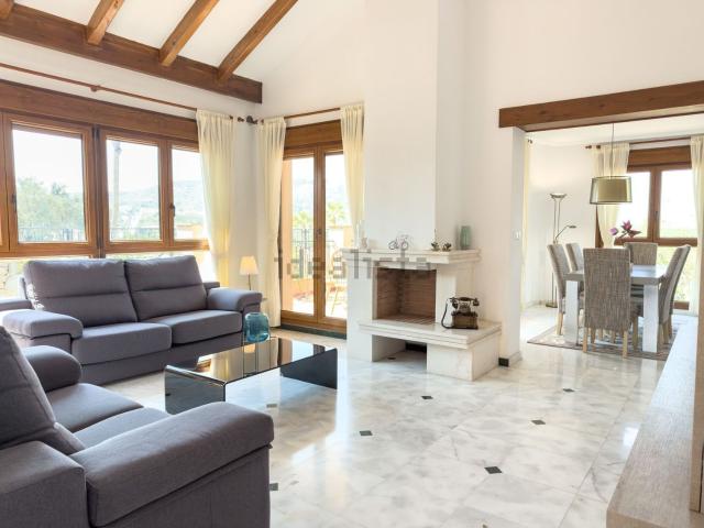 Chalet, Algorfa