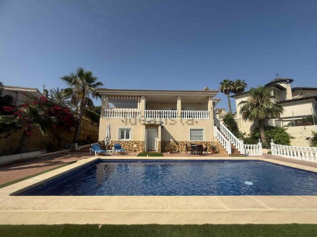 Chalet, Algorfa