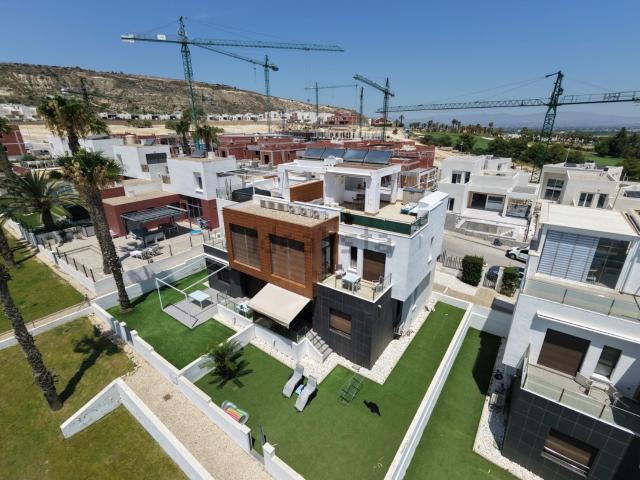 Chalet, Algorfa