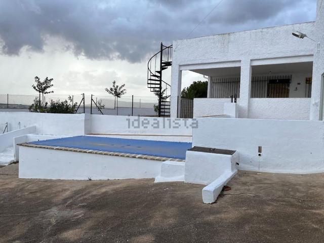 Chalet, Almansa