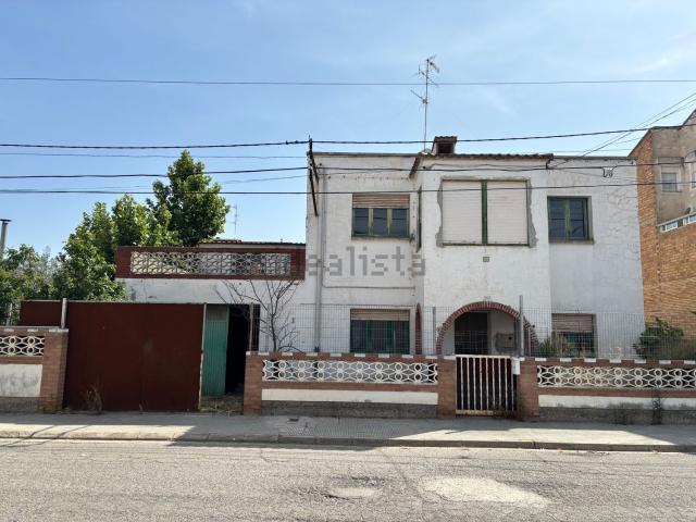 Chalet, Almacelles