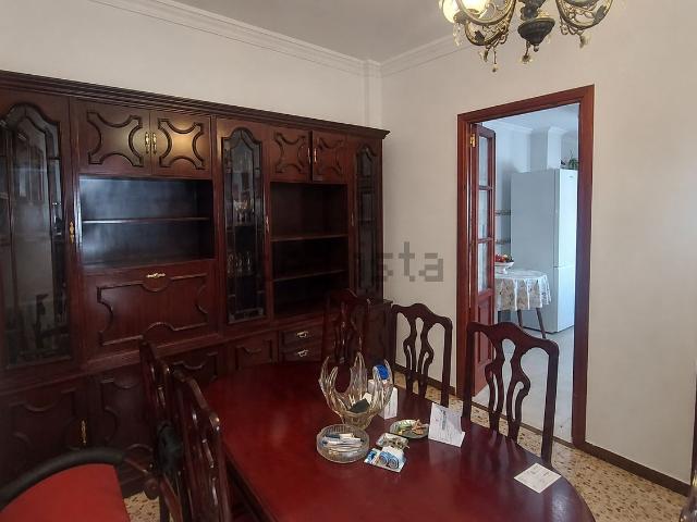 Chalet, Almensilla