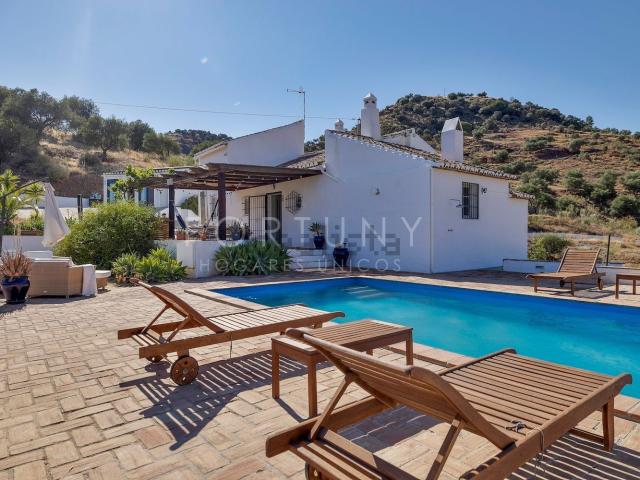 Chalet, Almogía