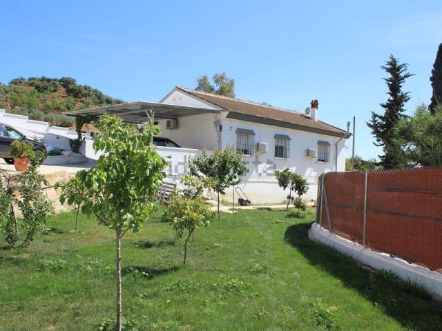 Chalet, Almogía