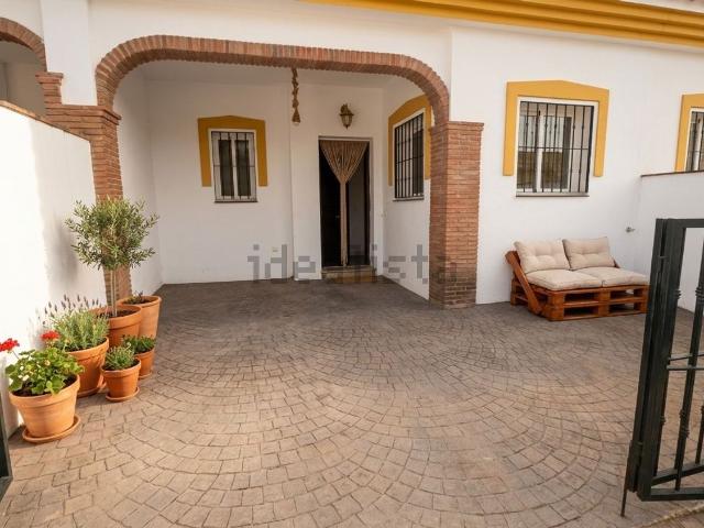 Chalet, Almogía
