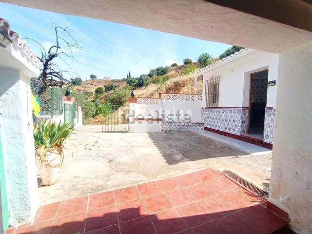 Chalet, Almogía