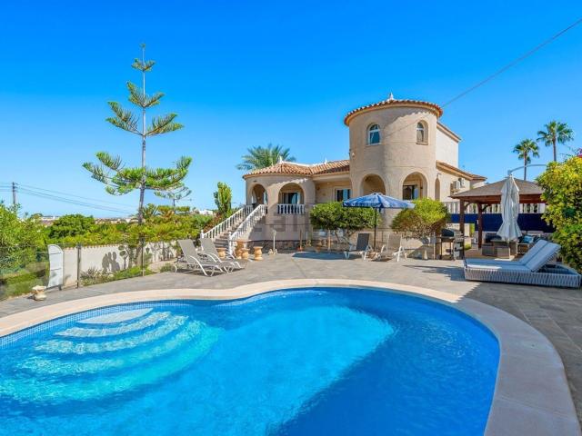 Chalet, Almoradí